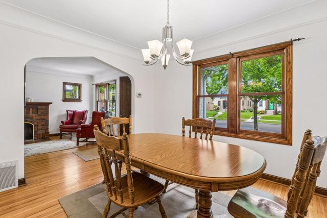 1516 Asbury Street, Saint Paul, MN 55108