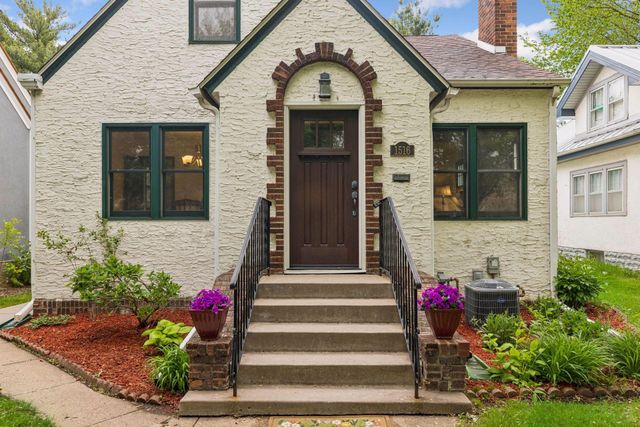 1516 Asbury Street, Saint Paul, MN 55108