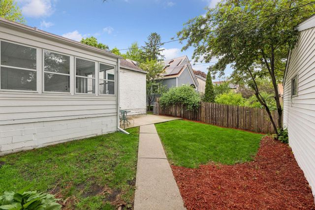 1516 Asbury Street, Saint Paul, MN 55108