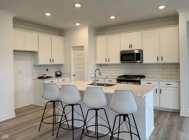 5160 Holborn Avenue, Mccordsville, IN 46055