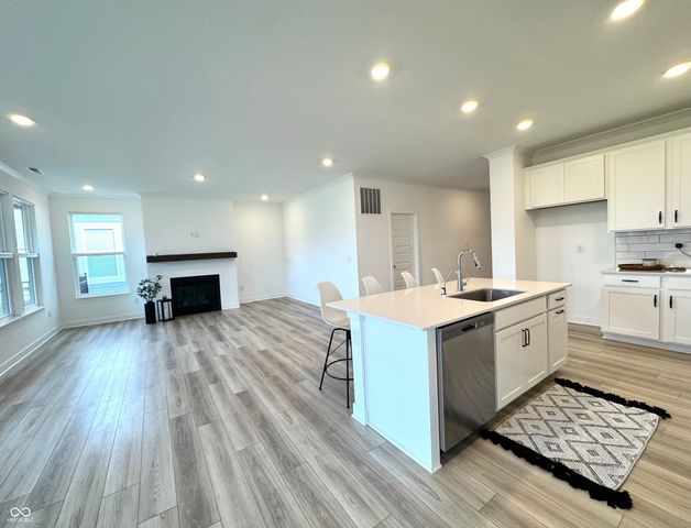 5160 Holborn Avenue, Mccordsville, IN 46055