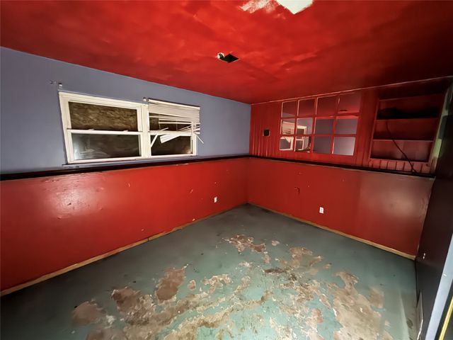 2333 WOODLAWN Avenue, Erie, PA 16510