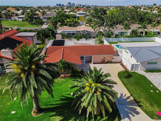 111 17TH STREET, Belleair Beach, FL 33786