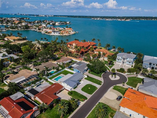 111 17TH STREET, Belleair Beach, FL 33786