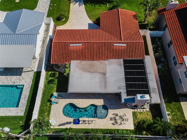 111 17TH STREET, Belleair Beach, FL 33786