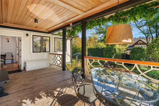 20405 Chautauqua Beach Road SW, Vashon, WA 98070