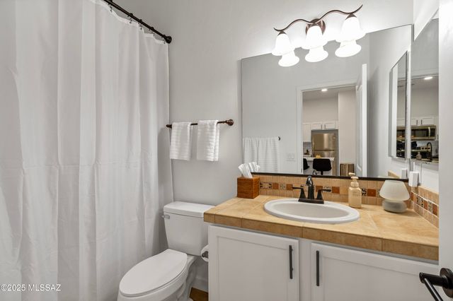 2018 E River Rd Unit 201, Tucson, AZ 85718