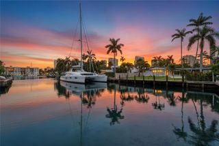 536 Hibiscus Dr ., Hallandale Beach, FL 33009