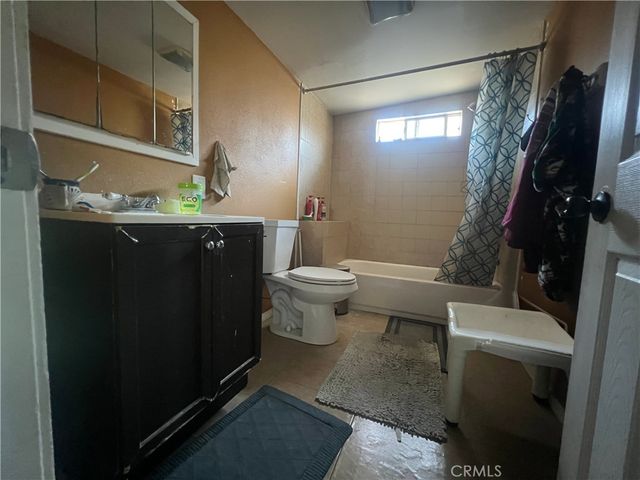 822 S Chester, Compton, CA 90221