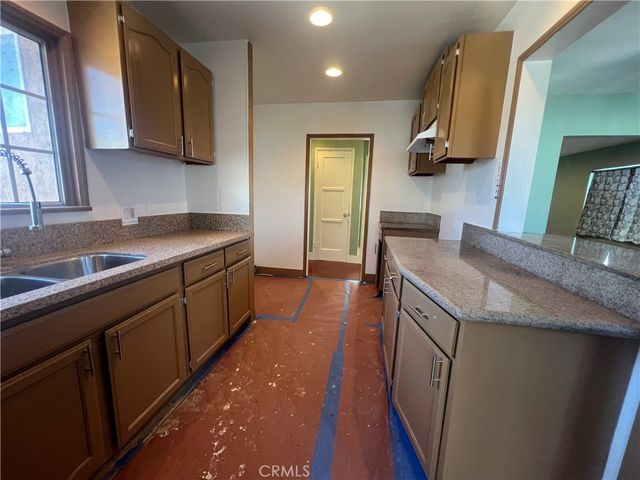 822 S Chester, Compton, CA 90221