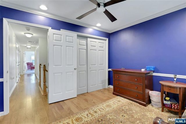 28 Masterson Court, Waldwick, NJ 07463