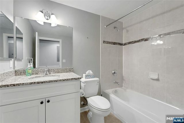 28 Masterson Court, Waldwick, NJ 07463