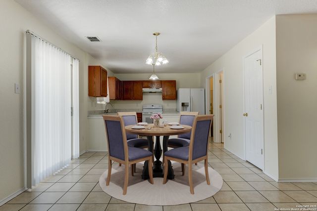 6722 Loma Vino, San Antonio, TX 78233