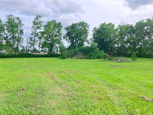 13007 28th Street, Santa Fe, TX 77510