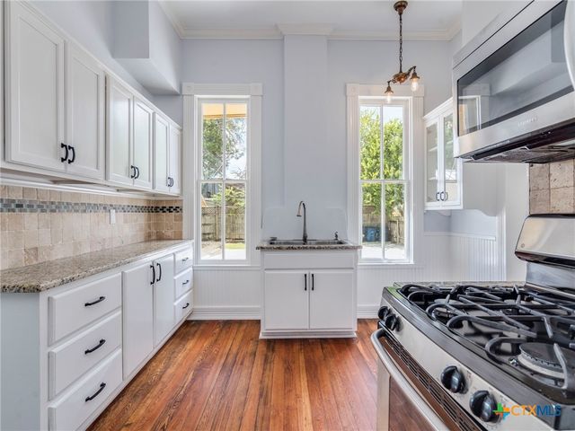 351 N Guenther Avenue, New Braunfels, TX 78130