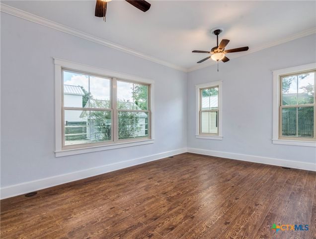 351 N Guenther Avenue, New Braunfels, TX 78130