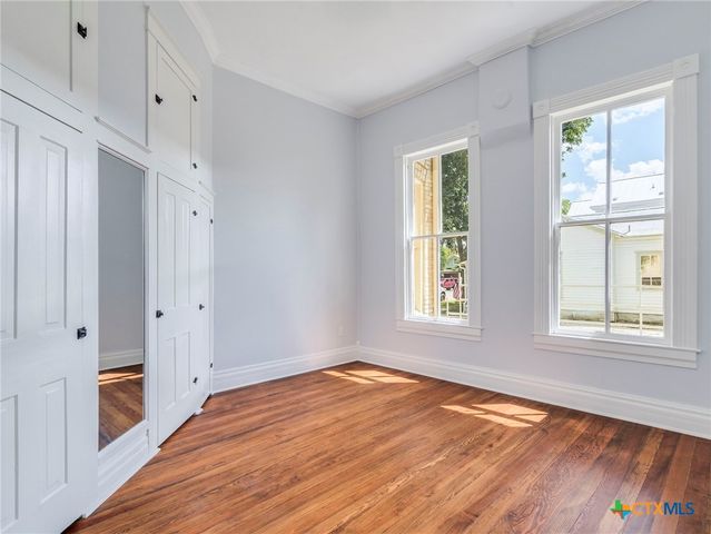 351 N Guenther Avenue, New Braunfels, TX 78130