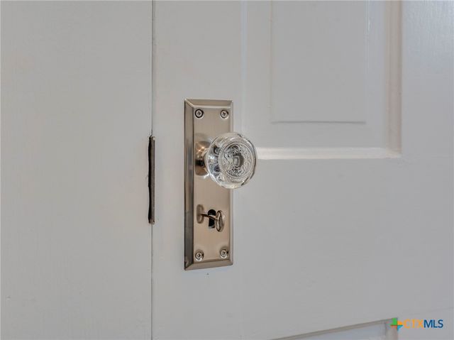 351 N Guenther Avenue, New Braunfels, TX 78130