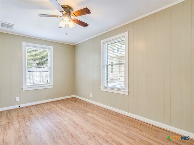 351 N Guenther Avenue, New Braunfels, TX 78130