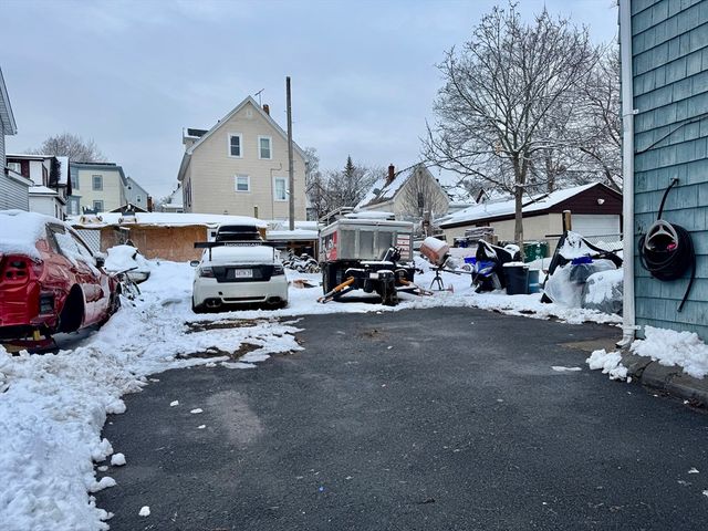 90 Sherdian St, Lynn, MA 01902