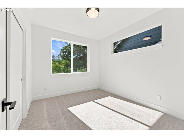 6017 Se TENINO St A, Portland, OR 97206