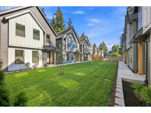 6017 Se TENINO St A, Portland, OR 97206