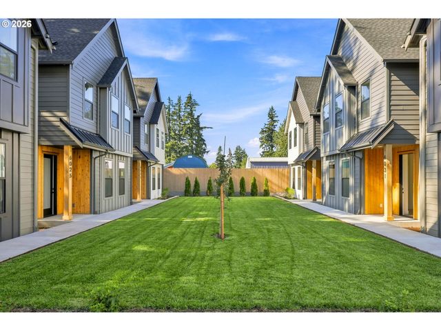 6017 Se TENINO St A, Portland, OR 97206
