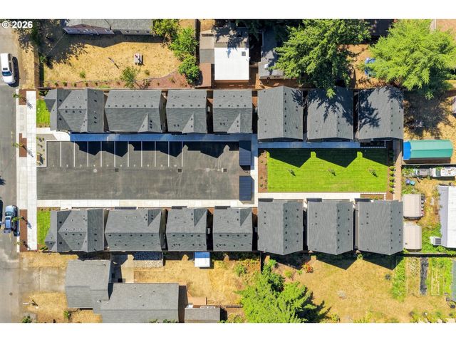 6017 Se TENINO St A, Portland, OR 97206