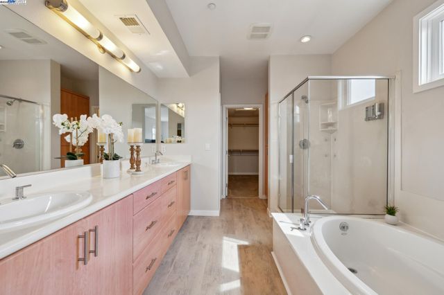 303 Bowsman Ct 144, Oakland, CA 94601