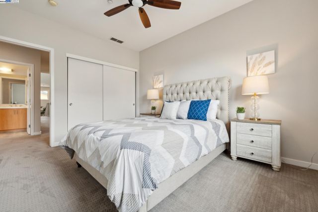 303 Bowsman Ct 144, Oakland, CA 94601