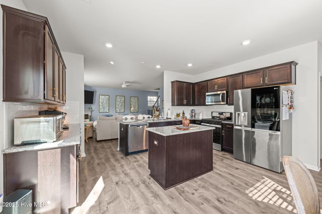 1012 Kellie Court, New Bern, NC 28562