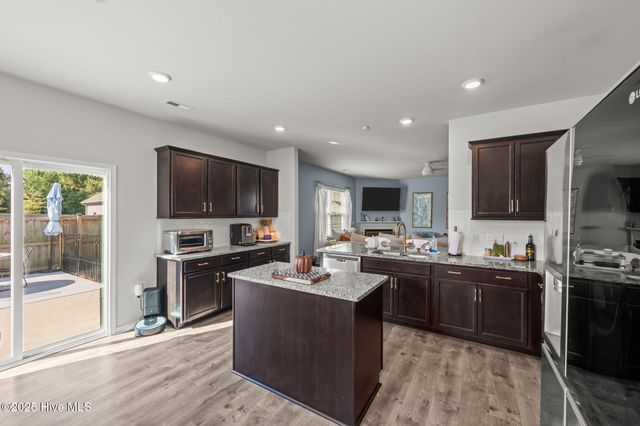 1012 Kellie Court, New Bern, NC 28562