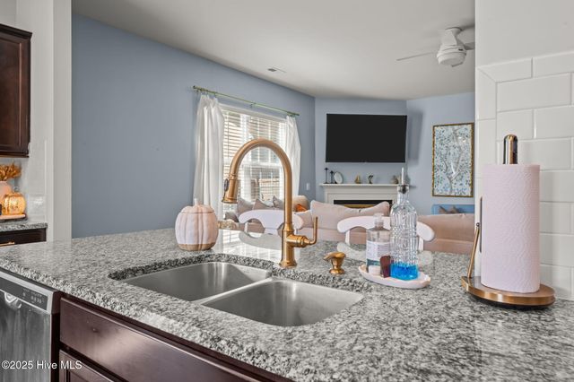 1012 Kellie Court, New Bern, NC 28562