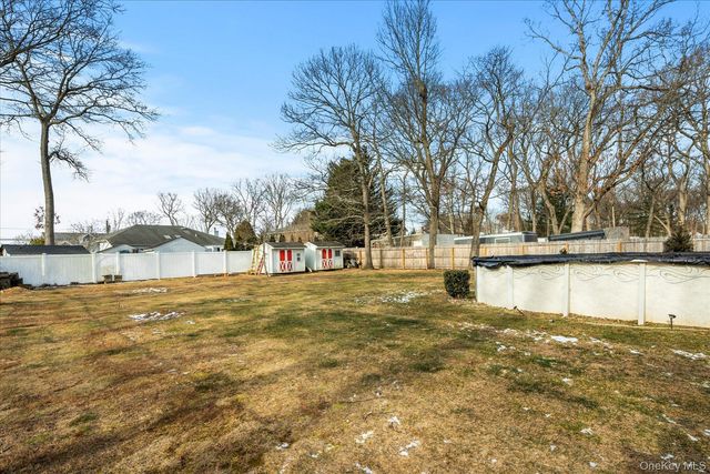 214 Pipe Stave Hollow Road, Mount Sinai, NY 11766