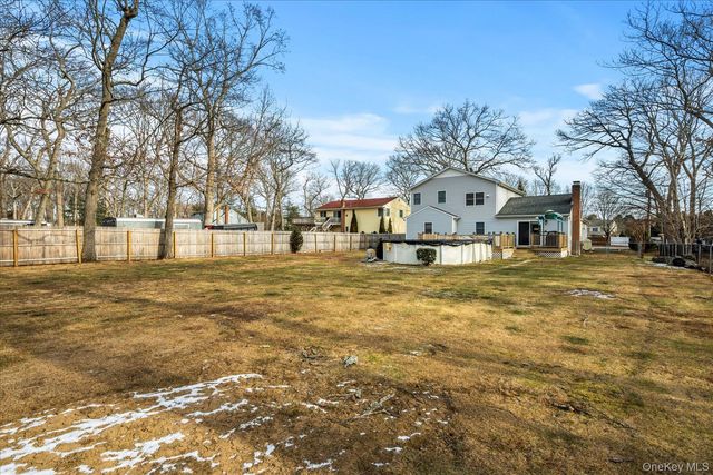 214 Pipe Stave Hollow Road, Mount Sinai, NY 11766