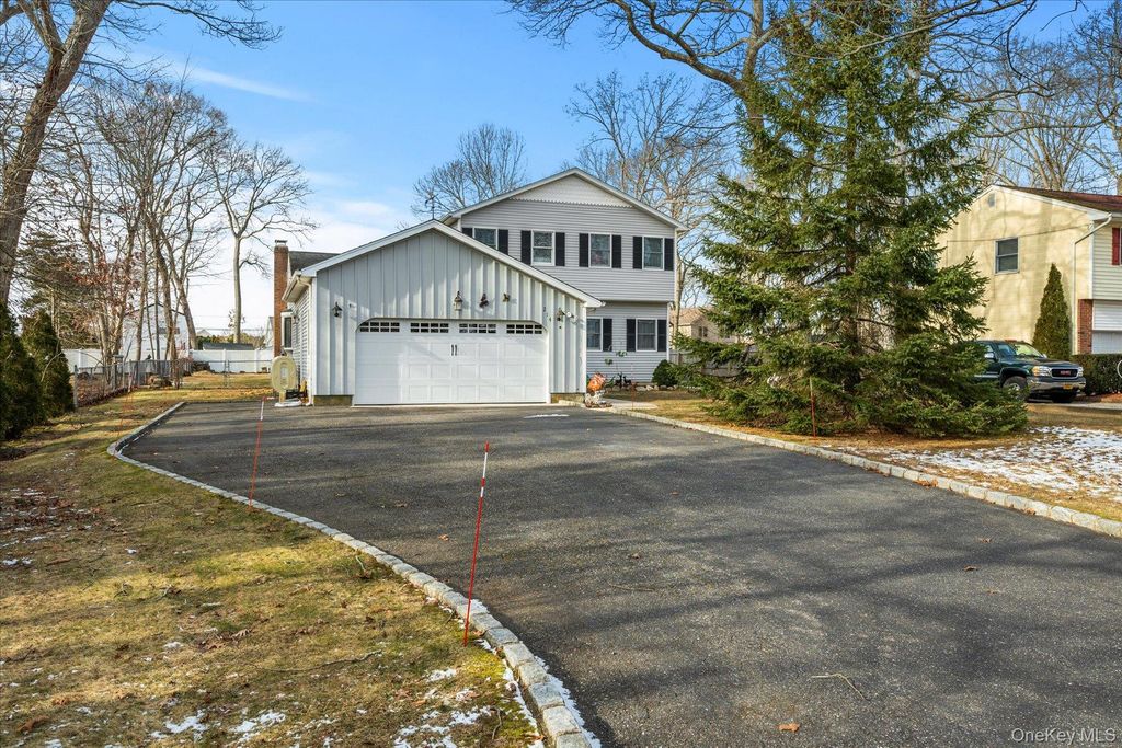 214 Pipe Stave Hollow Road, Mount Sinai, NY 11766