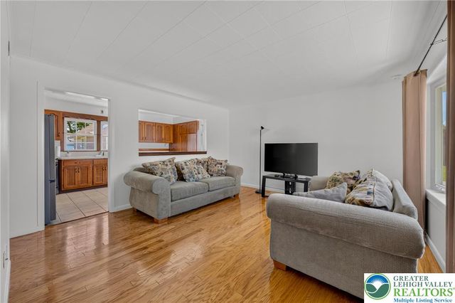 1933 Eastman Avenue, Bethlehem City, PA 18018