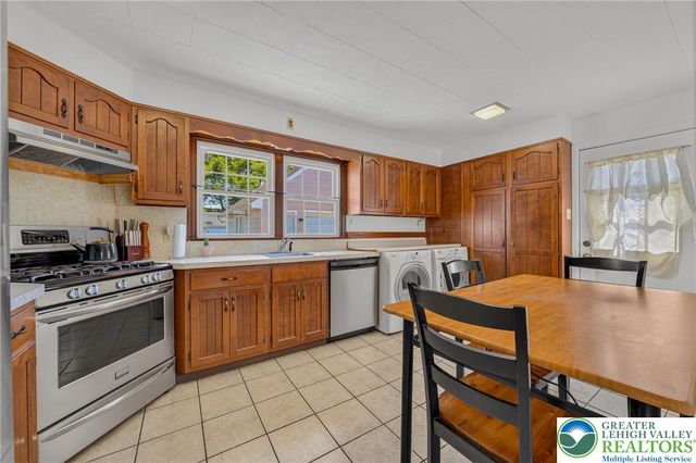 1933 Eastman Avenue, Bethlehem City, PA 18018