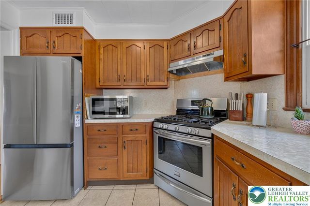 1933 Eastman Avenue, Bethlehem City, PA 18018