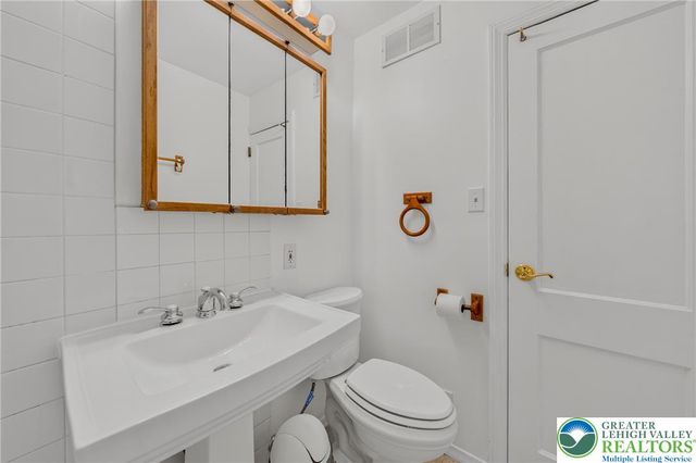 1933 Eastman Avenue, Bethlehem City, PA 18018