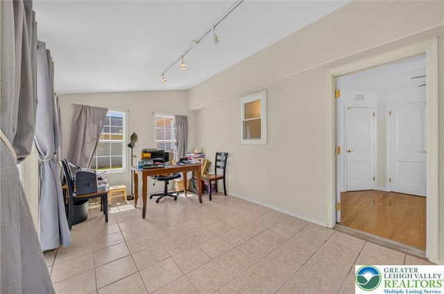 1933 Eastman Avenue, Bethlehem City, PA 18018
