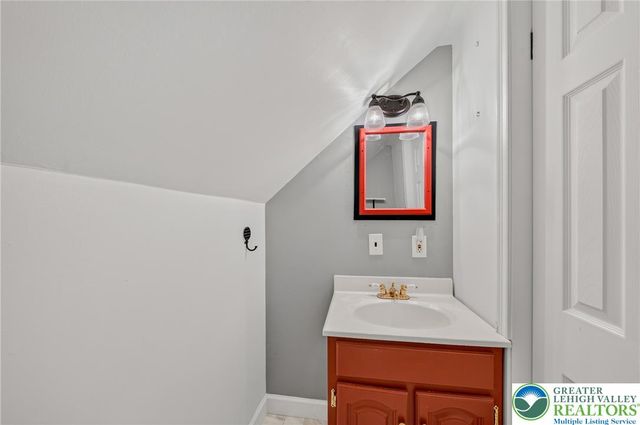 1933 Eastman Avenue, Bethlehem City, PA 18018
