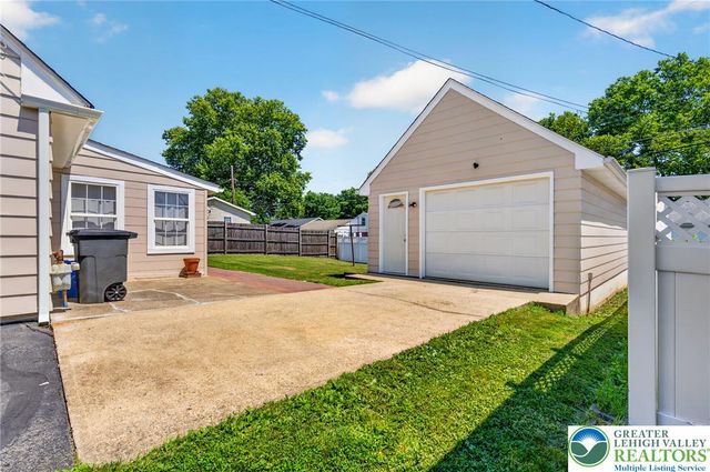 1933 Eastman Avenue, Bethlehem City, PA 18018