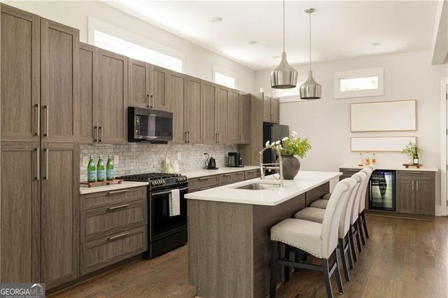 1352 Donnelly Avenue SW, Atlanta, GA 30310