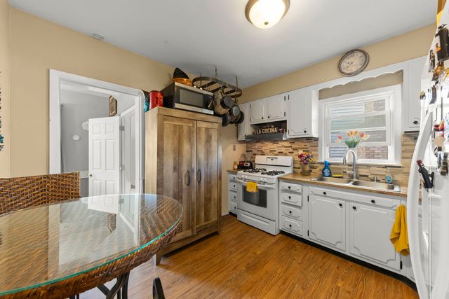 8440 Joliet Road, Mccook, IL 60525