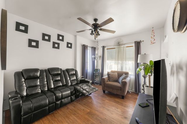 8440 Joliet Road, Mccook, IL 60525