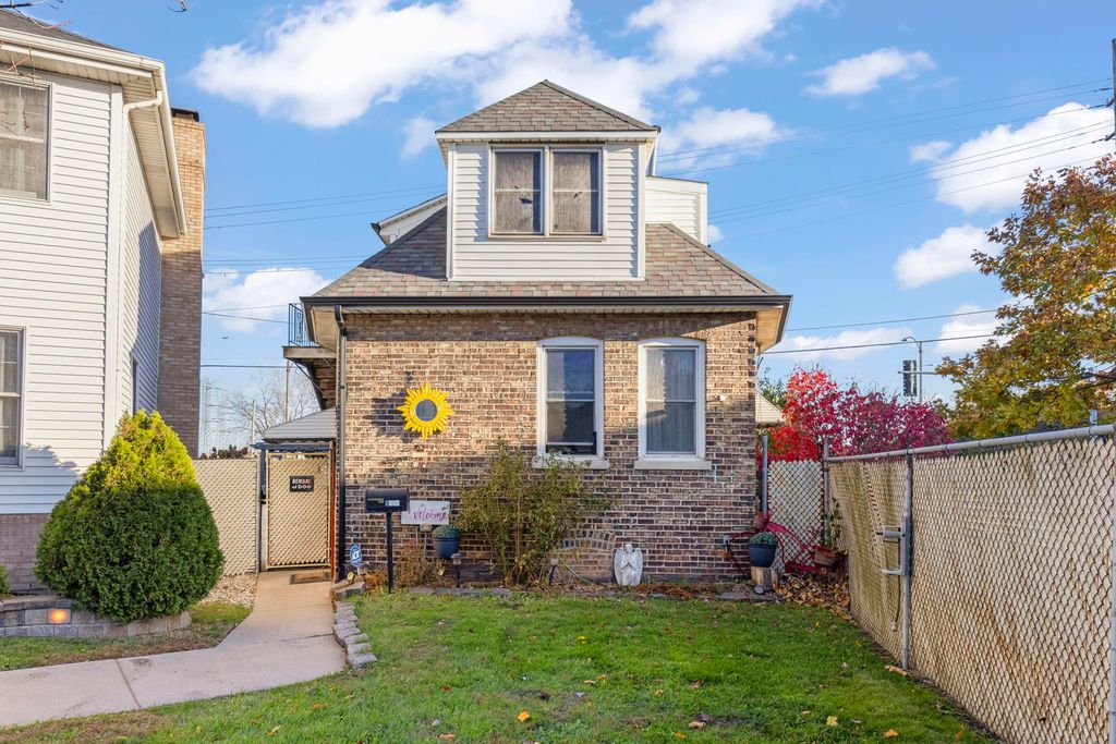 8440 Joliet Road, Mccook, IL 60525