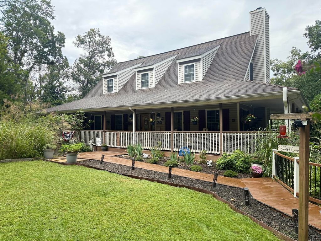 674 Lakeshore Terrace RD, Hardy, VA 24101