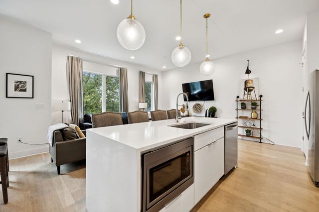 1037D Scovel St, Nashville, TN 37208