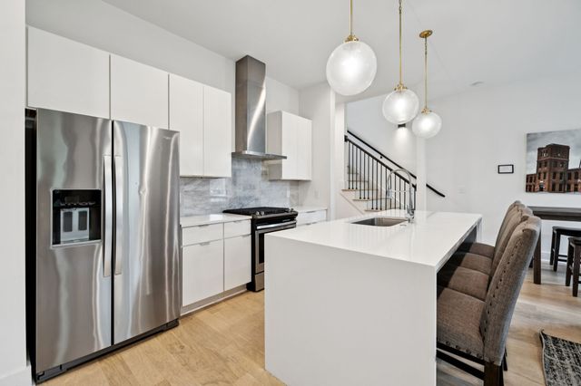 1037D Scovel St, Nashville, TN 37208